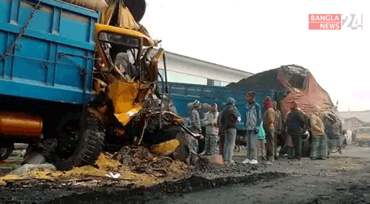 দিনাজপুরে দুই ট্রাকের মুখোমুখি সংঘর্ষে হেলপার নিহত