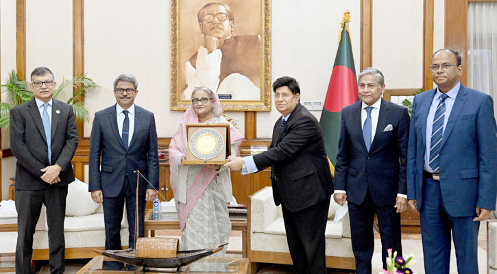 আইডিএফ গ্লোবাল অ্যাম্বাসেডর পদক গ্রহণ করলেন প্রধানমন্ত্রী