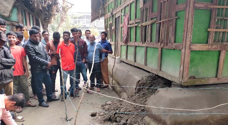 সাবেক মেম্বারের মা-ছেলেবউয়ের মৃত্যু: ছেলেকে জিজ্ঞাসাবাদ, নজরদারিতে স্ত্রী