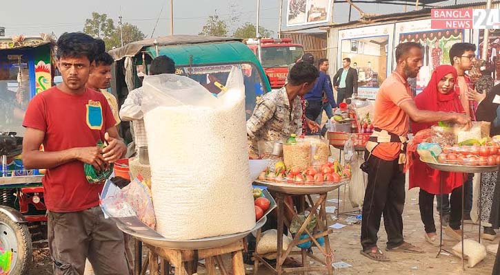 বাণিজ্য মেলায় অস্বাস্থ্যকর খাবার বিক্রি