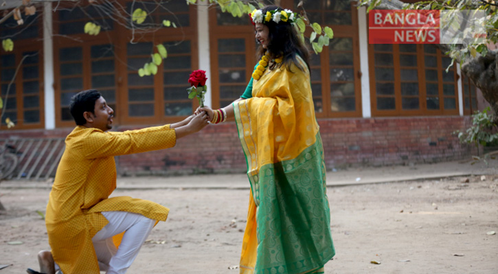 ভালোবাসার দিনে লেগেছে ফাগুনের হাওয়া