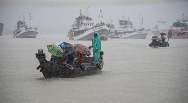 সব নদীবন্দরে সতর্কতা সংকেত