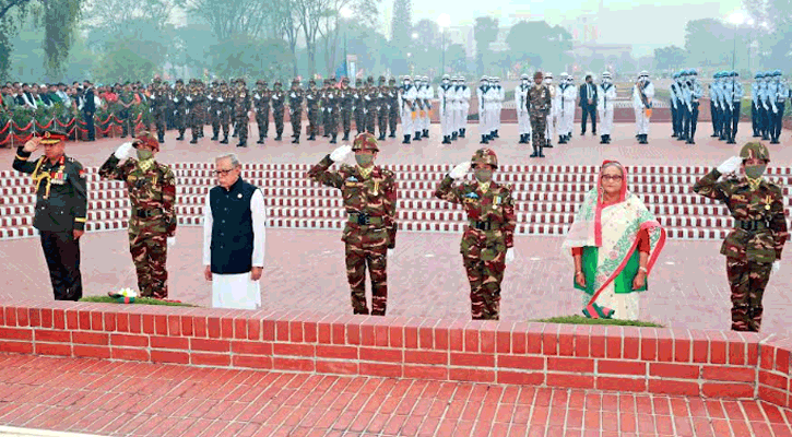 জাতীয় স্মৃতিসৌধে রাষ্ট্রপতি ও প্রধানমন্ত্রীর শ্রদ্ধা