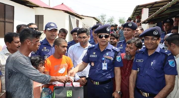 শ্রেণিকক্ষে নির্যাতিত সেই বাবাকে চাকরি দিলেন এসপি