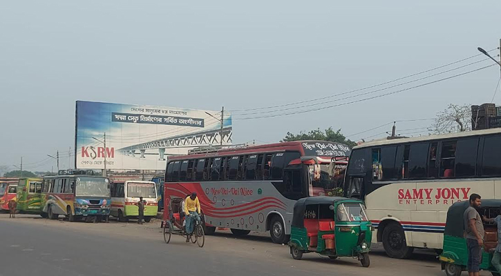 ভিড় নেই সিলেটের বাস টার্মিনালে