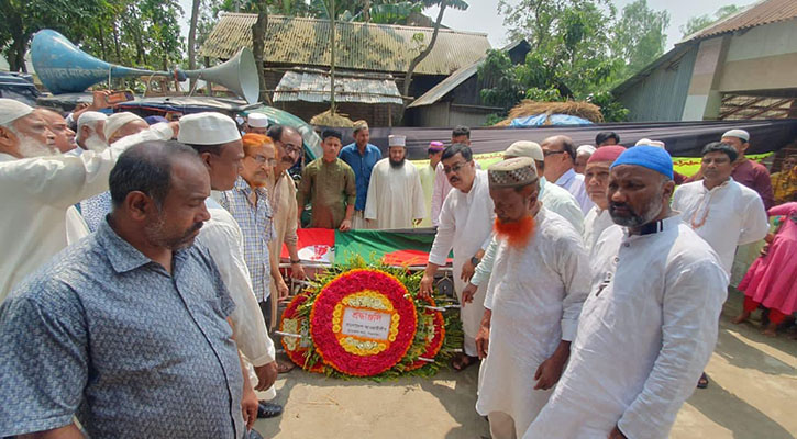 সৈয়দপুরে রাষ্ট্রীয় মর্যাদায় বীর মুক্তিযোদ্ধা একরামুল হকের দাফন সম্পন্ন