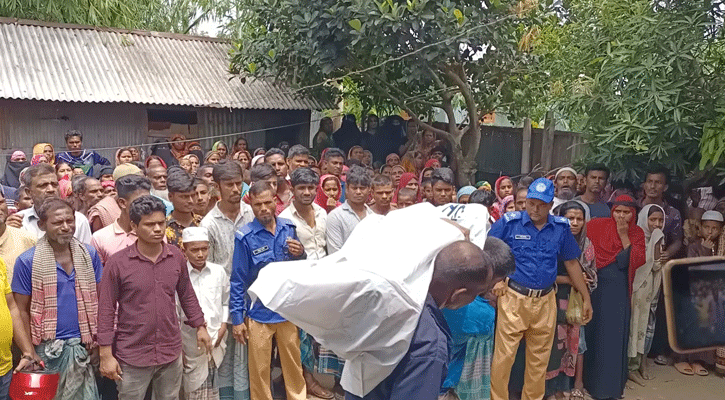 ঘরে স্বামীর গলাকাটা মরদেহ, ক্ষেতে পড়েছিল আহত স্ত্রী