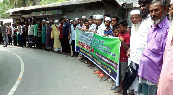 যৌন হয়রানির প্রতিবাদ করায় ৪ শিক্ষার্থীকে বখাটেদের হাতুড়িপেটা 