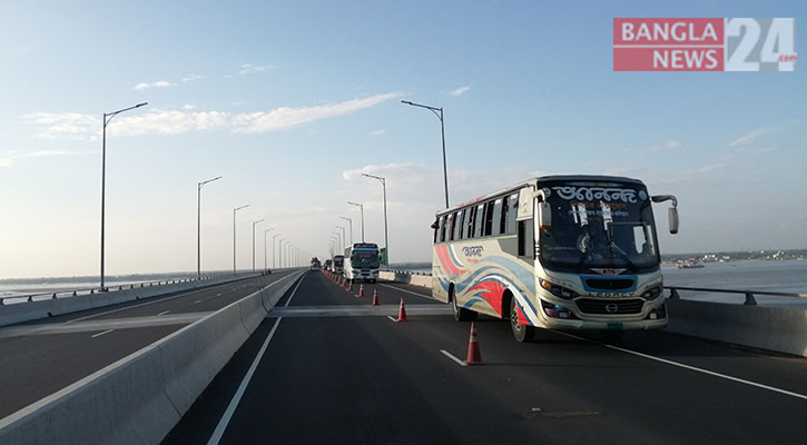 পদ্মা সেতুতে দূরপাল্লার যাত্রীরা পান সুবিধা, স্বল্প দূরত্বে পোহাতে হয় ভোগান্তি