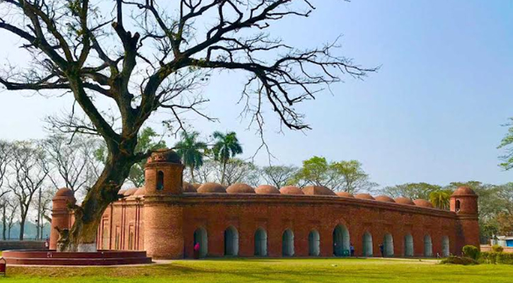 বাগেরহাটে ঈদের প্রধান জামাত বিশ্বঐতিহ্য ষাট গম্বুজ মসজিদে