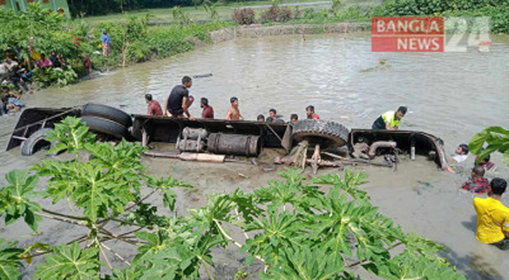 ঝালকাঠিতে ১৭ জনের মৃত্যুর ঘটনায় বাসচালক গ্রেপ্তার