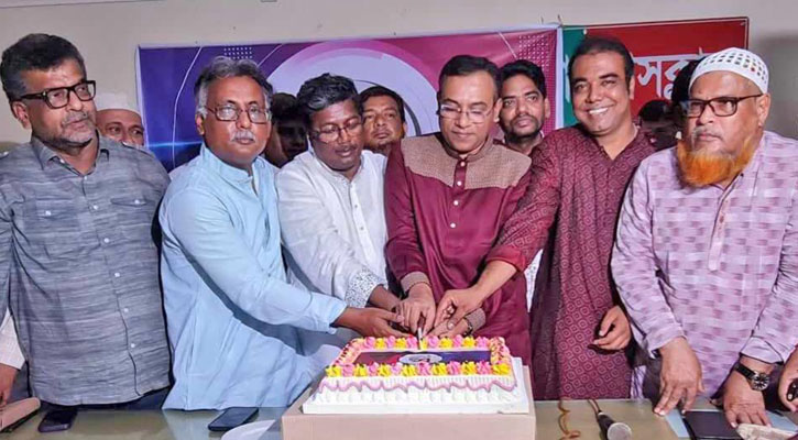 বগুড়ায় ‘নিউজ টোয়েন্টিফোর’ এর প্রতিষ্ঠাবার্ষিকী পালন