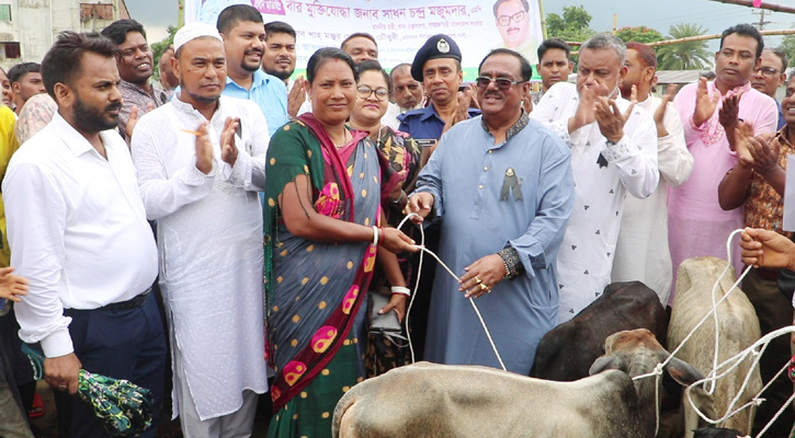 প্রধানমন্ত্রী ক্ষুদ্র নৃ-গোষ্ঠীকে স্বাবলম্বী করে তুলছেন: সাধন চন্দ্র মজুমদার