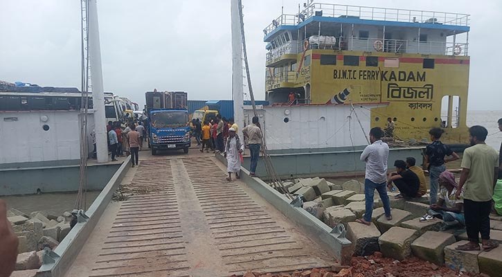 ৪ দিন পর ভোলা-লক্ষ্মীপুর রুটে ফেরি চলাচল স্বাভাবিক