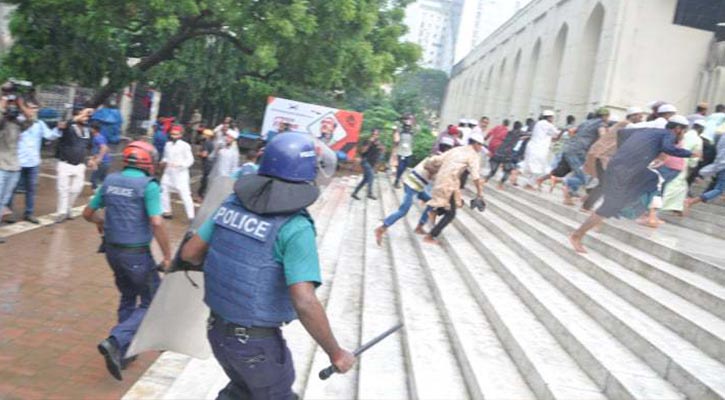 বায়তুল মোকাররমে পুলিশের সঙ্গে জামায়াতের সংঘর্ষ, গ্রেপ্তার ১২