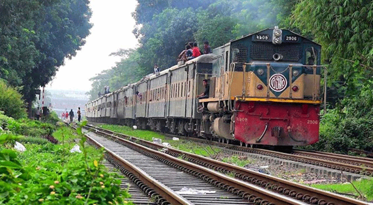 গাজীপুরে ট্রেনে কাটা পড়ে এক নারীর মৃত্যু