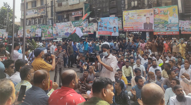 অবরোধ ঠেকাতে কেন্দ্রীয় কার্যালয়সহ মোড়ে মোড়ে আ. লীগ নেতাকর্মীরা 