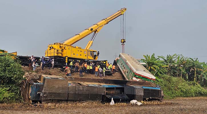 গাজীপুরে রেল দুর্ঘটনা, ২৬ ঘণ্টা পর ট্রেন চলাচল স্বাভাবিক