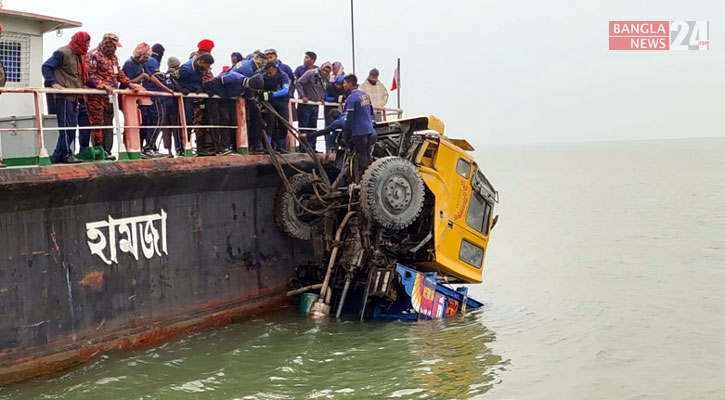 ডুবে যাওয়া রজনীগন্ধা থেকে উদ্ধার হলো আরও একটি ট্রাক