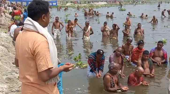 পঞ্চগড়ে বারুনী স্নান উৎসবে নদীতে ডুবে শিশুর মৃত্যু