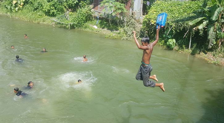 তাপপ্রবাহে অতিষ্ঠ সিরাজগঞ্জের জনজীবন