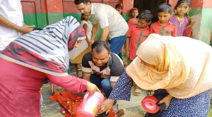 নালিতাবাড়ীতে প্রচণ্ড গরমে দ্বিতীয় শ্রেণির এক শিক্ষার্থী অসুস্থ