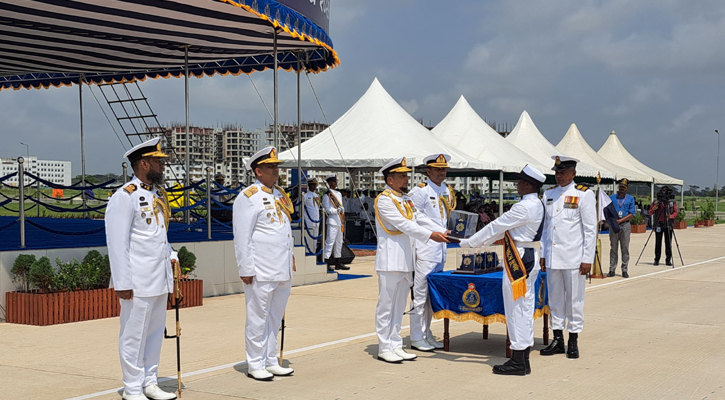 নবীন নাবিকরা স্মার্ট নৌবাহিনী গড়তে ভূমিকা রাখছে: নৌবাহিনী প্রধান