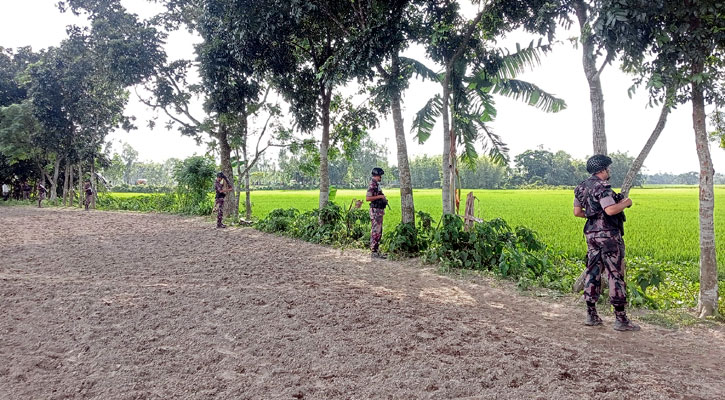 দহগ্রাম শূন্যরেখায় বেড়া নির্মাণের চেষ্টা, বিজিবির বাধায় পিছু হটলো বিএসএফ