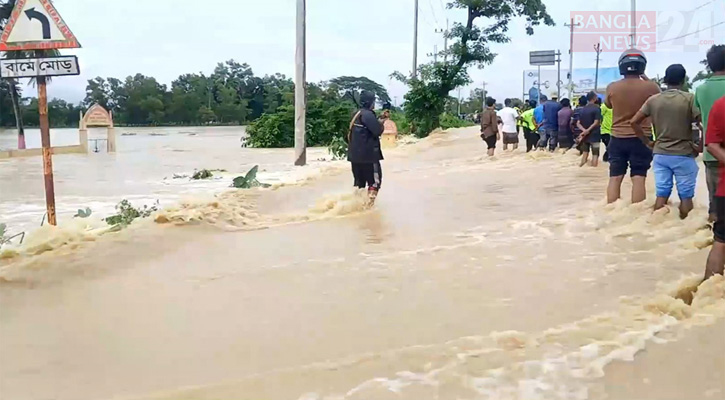 মৌলভীবাজারে বাঁধ ভেঙে প্লাবিত ৩৭ ইউনিয়ন, দুই লাখ মানুষ পানিবন্দি