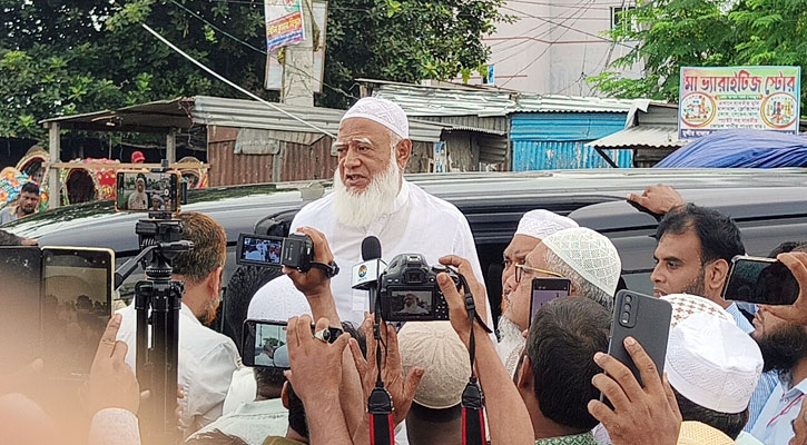 দুর্গাপূজায় কোনো মতলববাজ যেন শান্তি নষ্ট করতে না পারে: জামায়াতের আমির