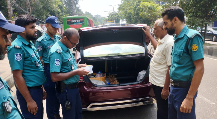 রাজধানীতে ট্রাফিক আইন ভাঙায় মামলা ৭৭৬, জরিমানা ৩৫ লাখ 