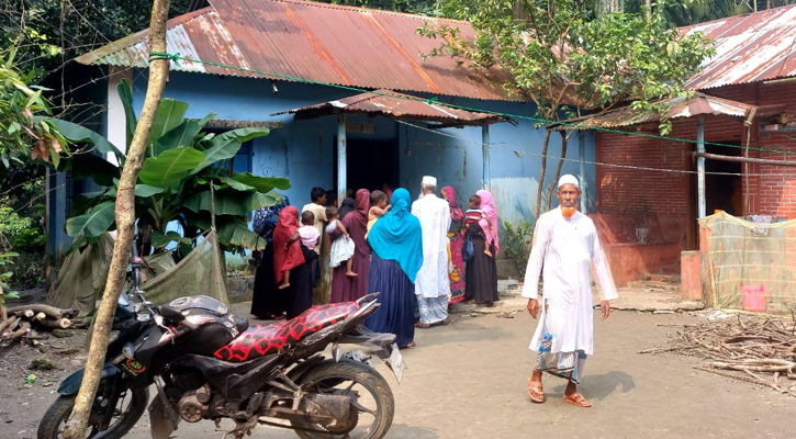 লক্ষ্মীপুরে গভীর রাতে গৃহবধূকে কুপিয়ে হত্যা, হাসপাতালে স্বামী